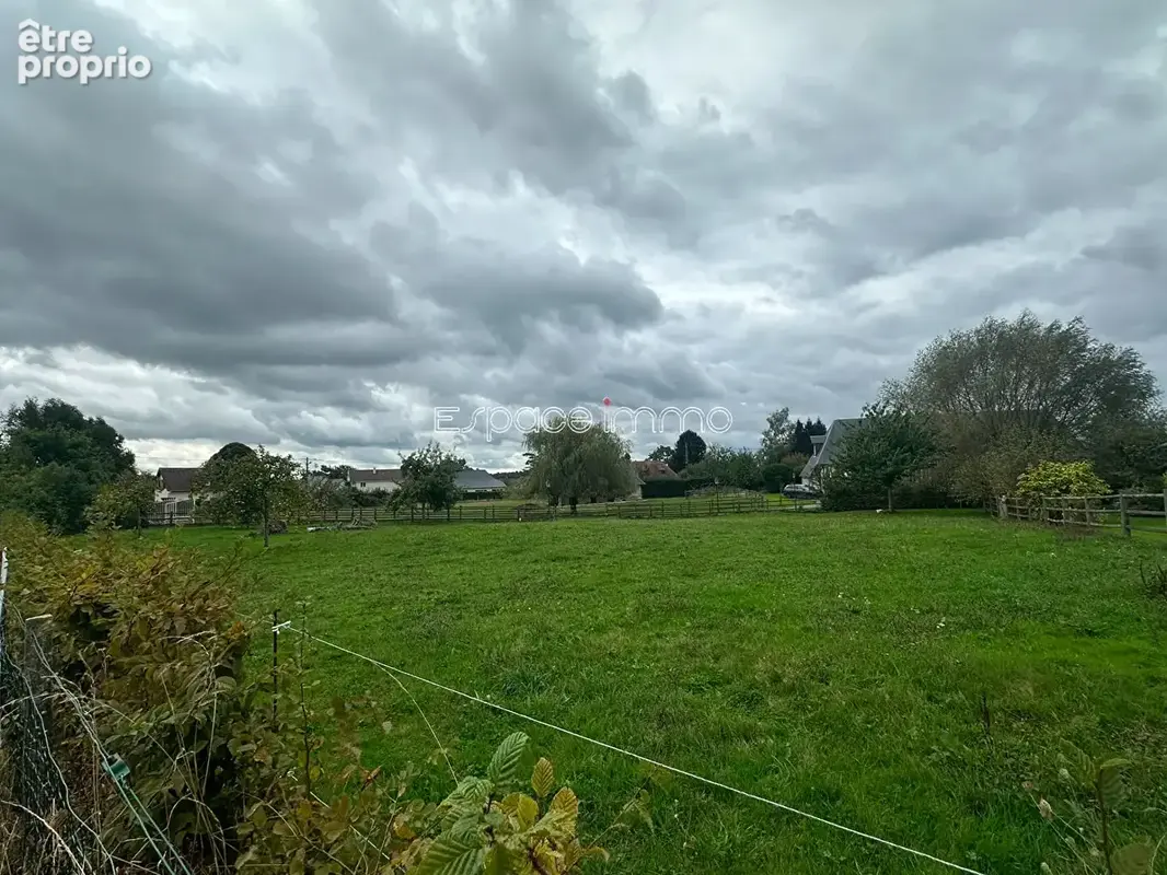 Terrain à MONTVILLE