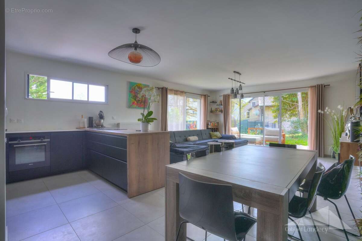 Appartement à DIVONNE-LES-BAINS