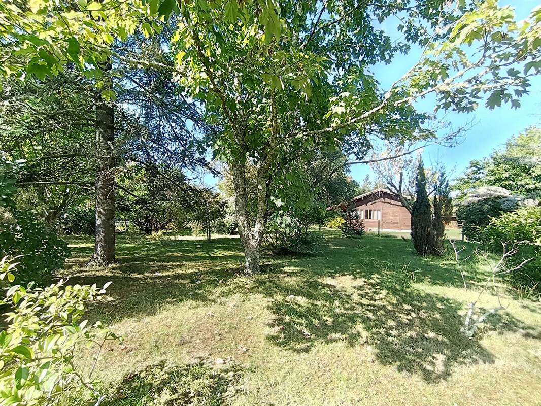 Terrain à VIELLE-SAINT-GIRONS