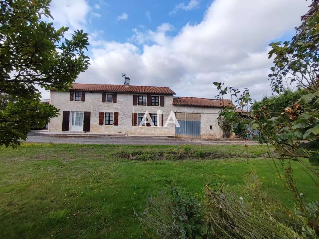 Maison à VILLEFAGNAN