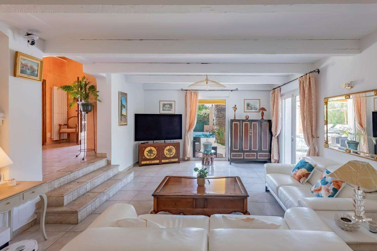 Au Castellet - Maison familiale 5 pièces avec piscine - photo 6