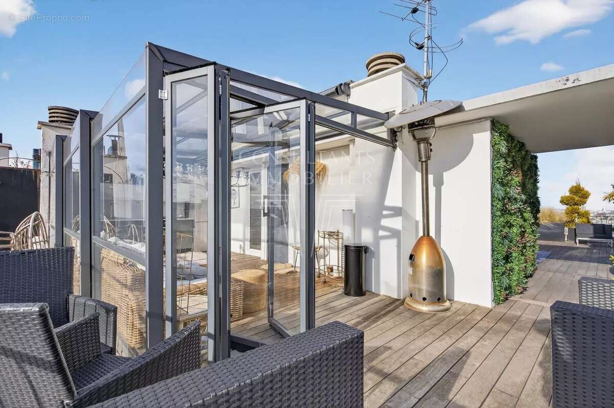 Appartement à NEUILLY-SUR-SEINE