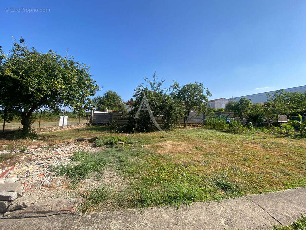 Terrain Rochefort 250 m2 - photo 2