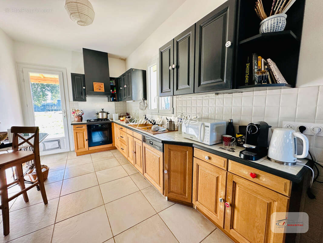 Charmante maison familiale de 4 chambres avec piscine et jardin arboré - photo 11