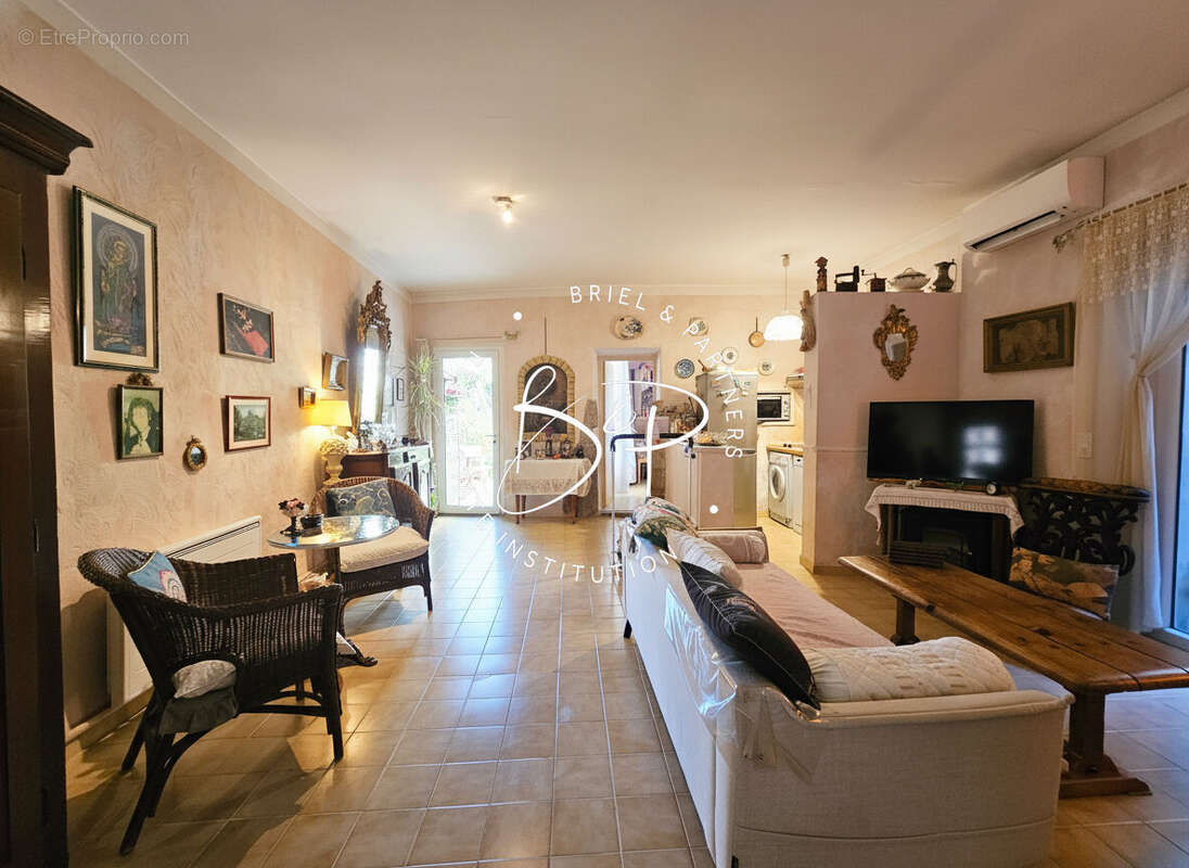 Appartement à LORGUES