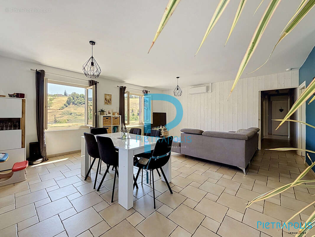 Appartement 108 m² à Saint-Forgeux  - photo 7