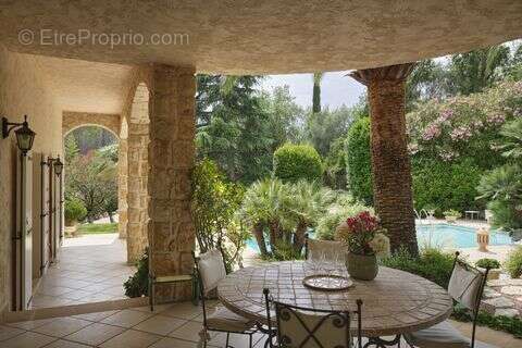 Maison à MOUGINS