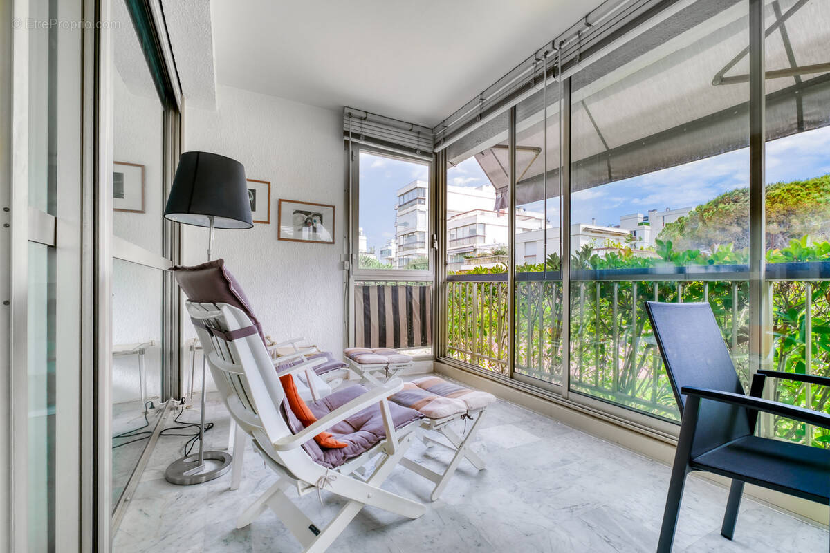 Appartement à MANDELIEU-LA-NAPOULE