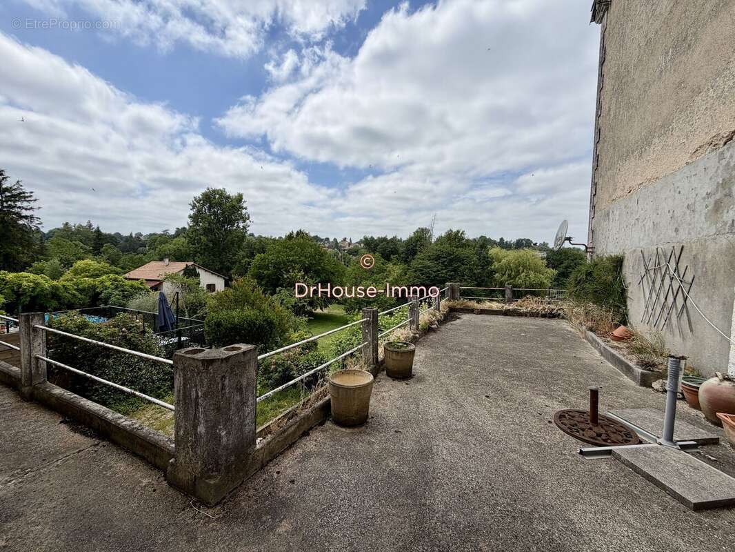 Maison 210 m² à Riberac  - photo 2