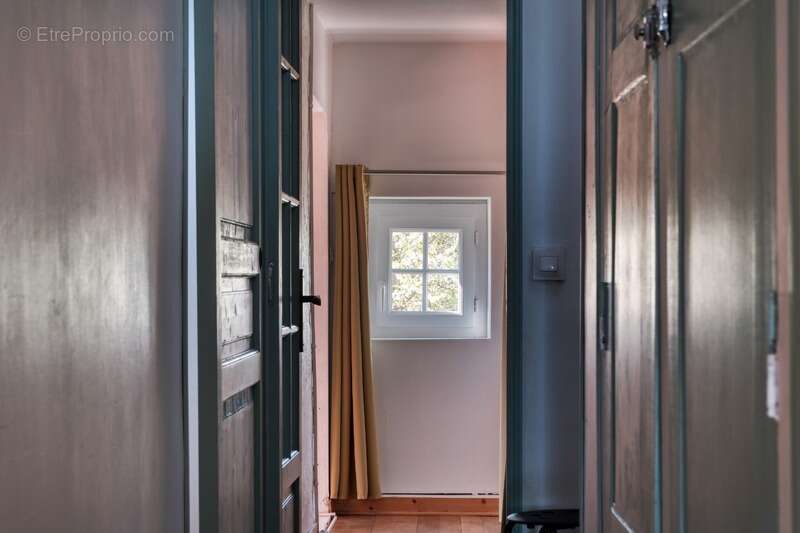 EXCLUSIVITE - Dpt Yvelines (78), à vendre à SAULX-MARCHAIS, Maison de caractère 6 pièces - photo 9