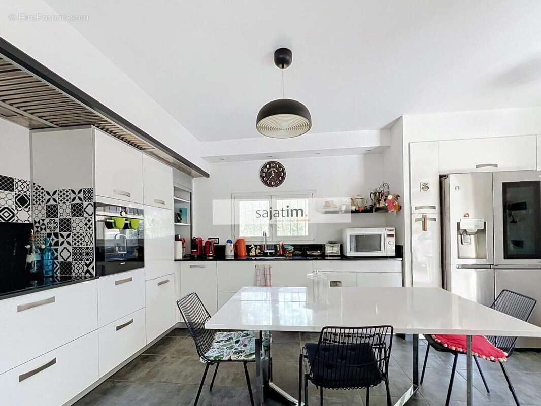 Maison 166 m² à Six-Fours-Les-Plages  - photo 6