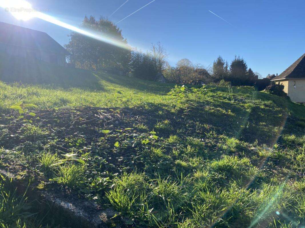 Terrain à LE PONT-DE-BEAUVOISIN