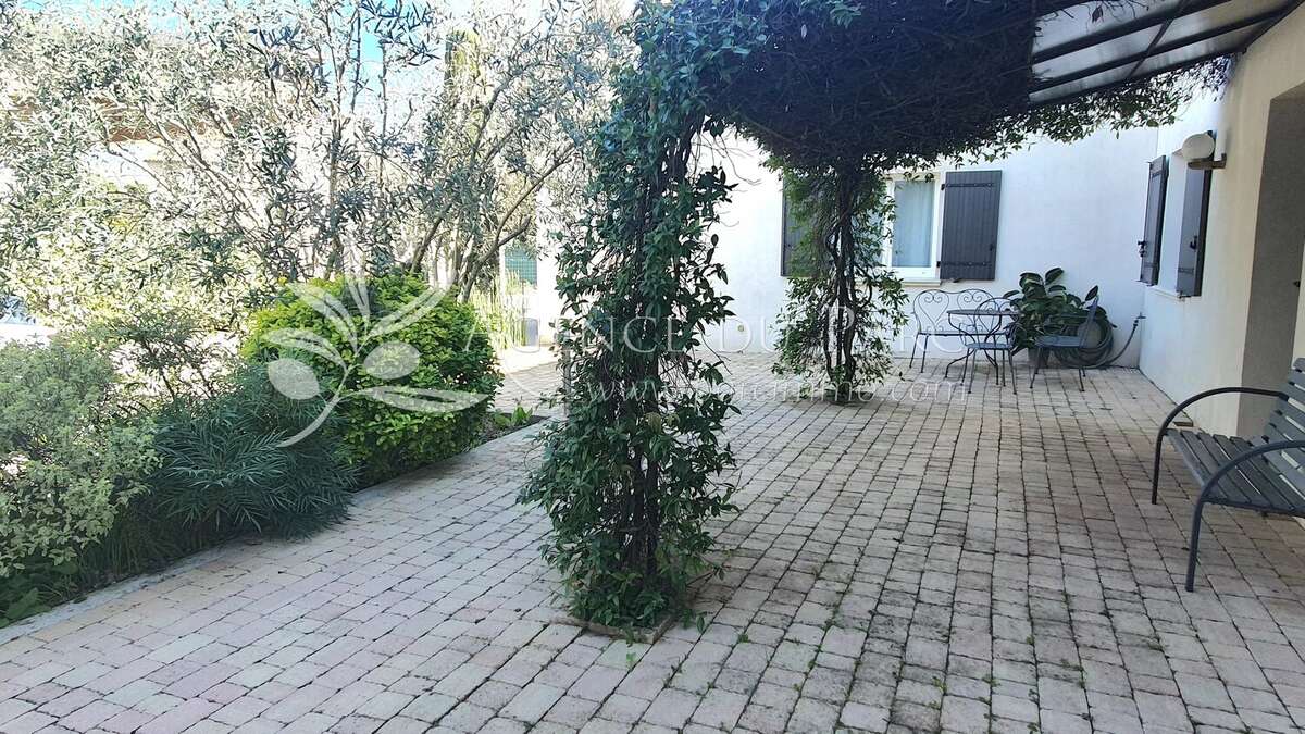 Maison à ROQUEFORT-LES-PINS