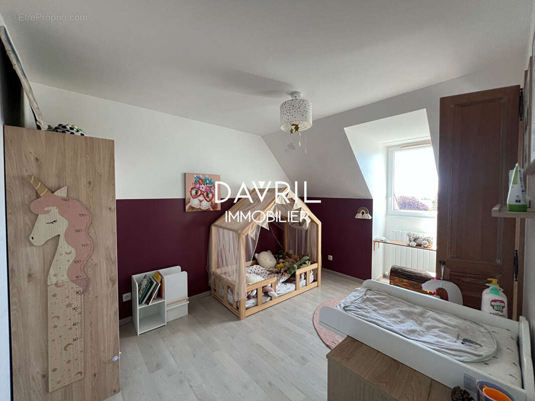 Maison à CHANTELOUP-LES-VIGNES