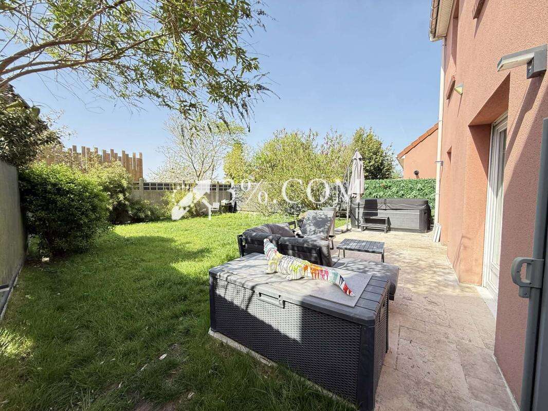 Maison à OSTRICOURT