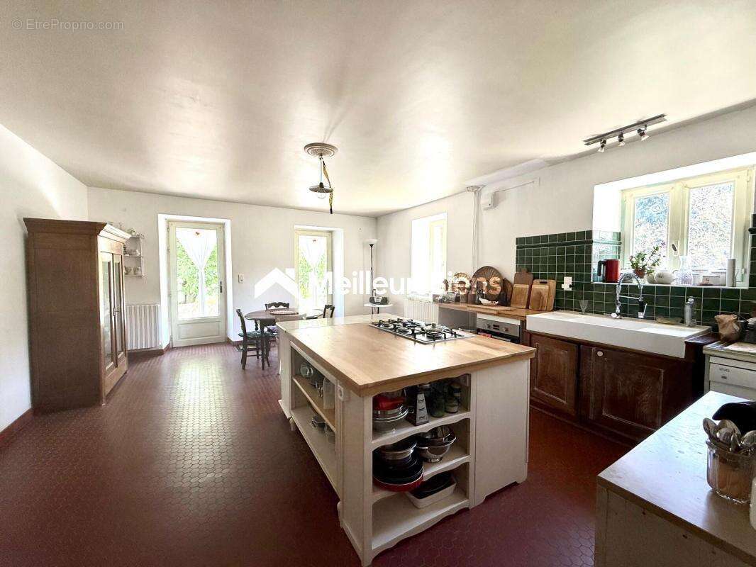 Maison à SAINT-JUST-SUR-VIAUR