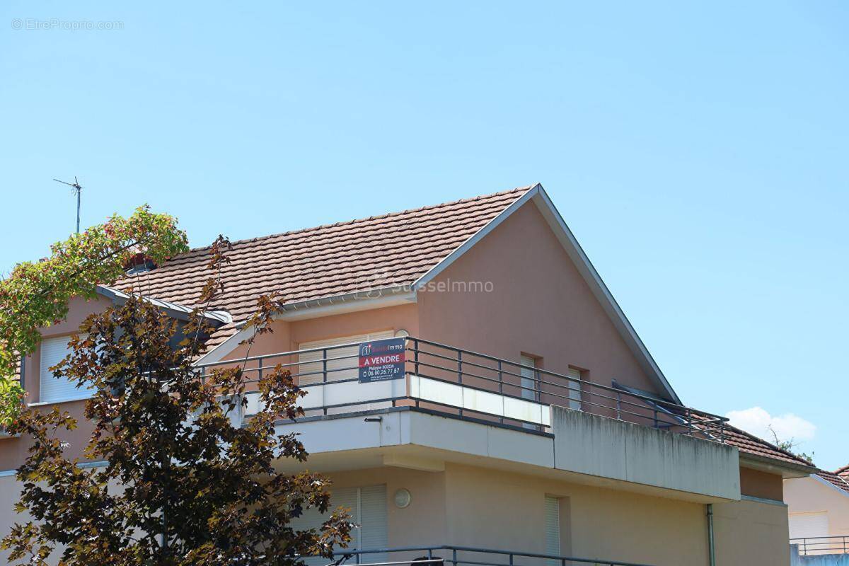 Appartement à MISEREY-SALINES