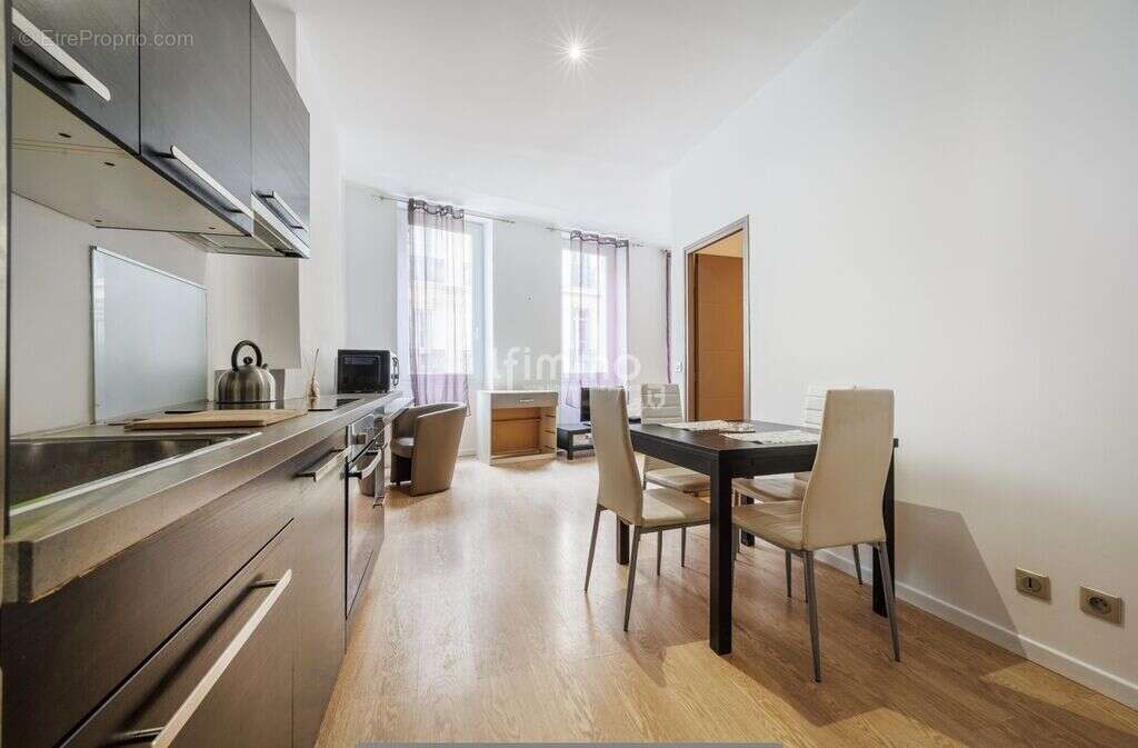 Appartement à MARSEILLE-1E