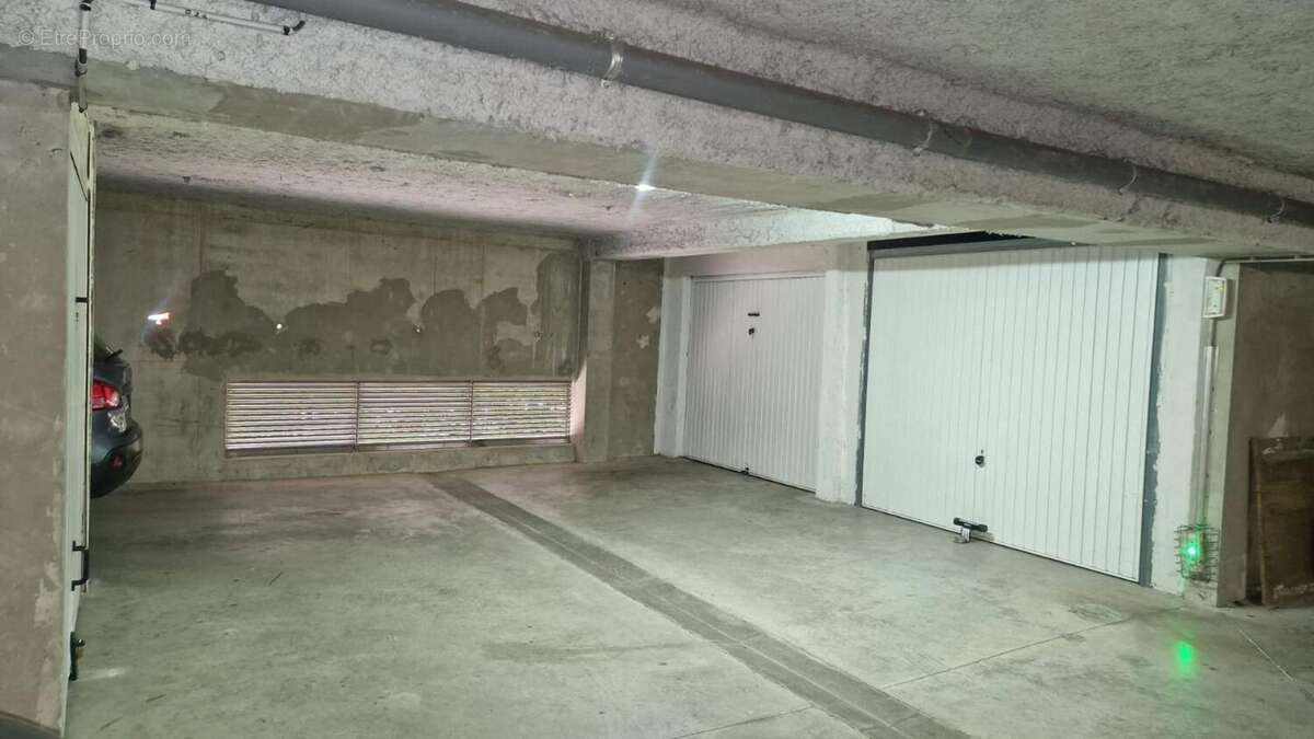 Photo 3 - Parking à LA SEYNE-SUR-MER