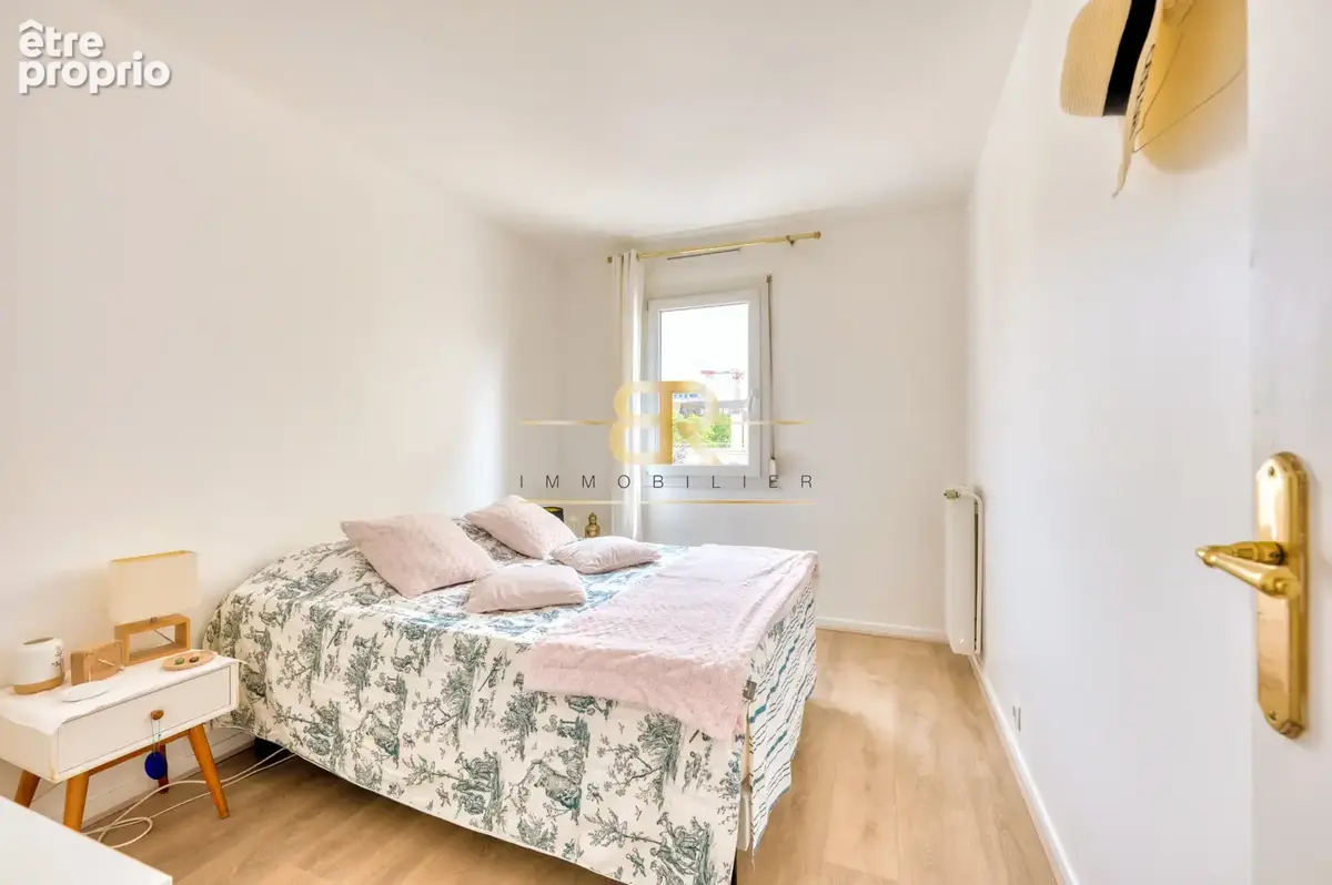Dernier étage / traversant / terrasse / 4 chambres / box - photo 10