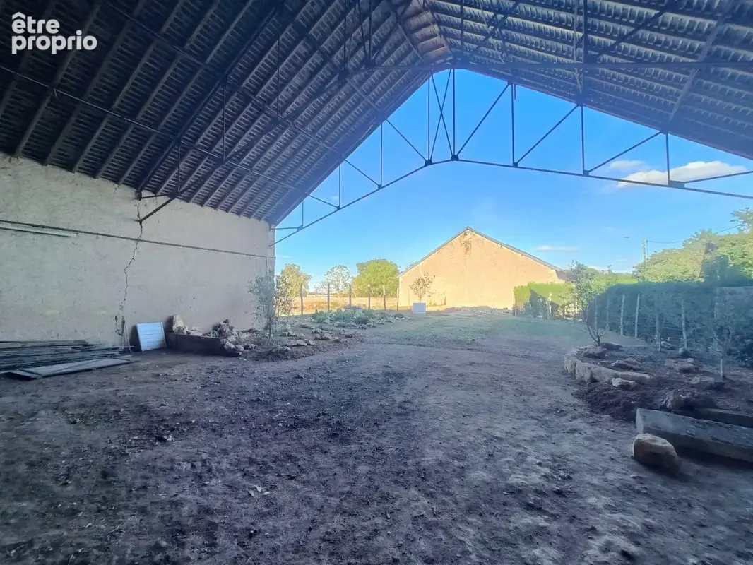 Maison 1 pièce 200 m² à vendre à Sainte-Radegonde (86300) - photo 2