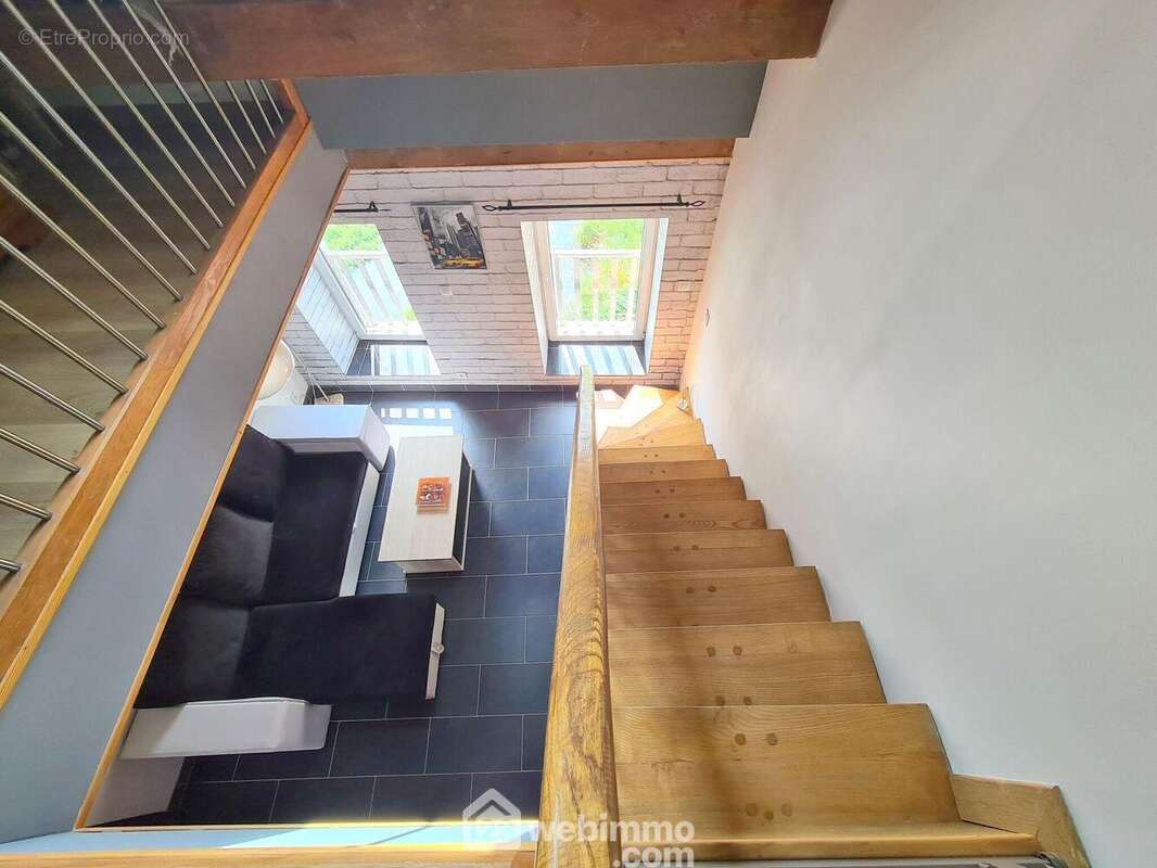 Maintenant direction le 1er étage.. - Appartement à BOUTIGNY-SUR-ESSONNE