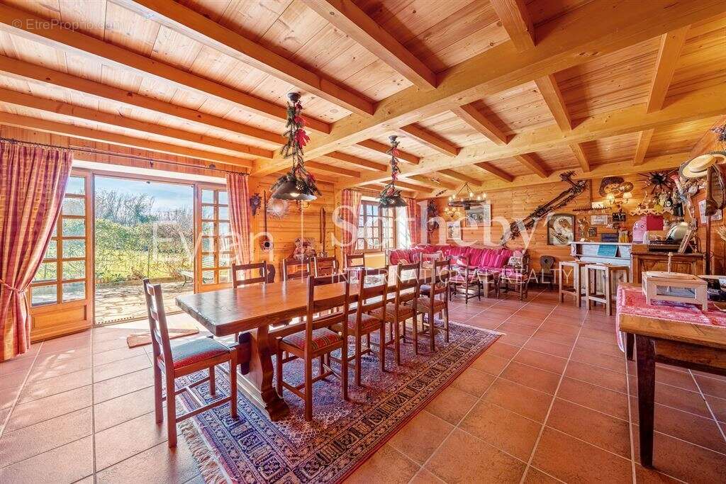 Maison à MAXILLY-SUR-LEMAN