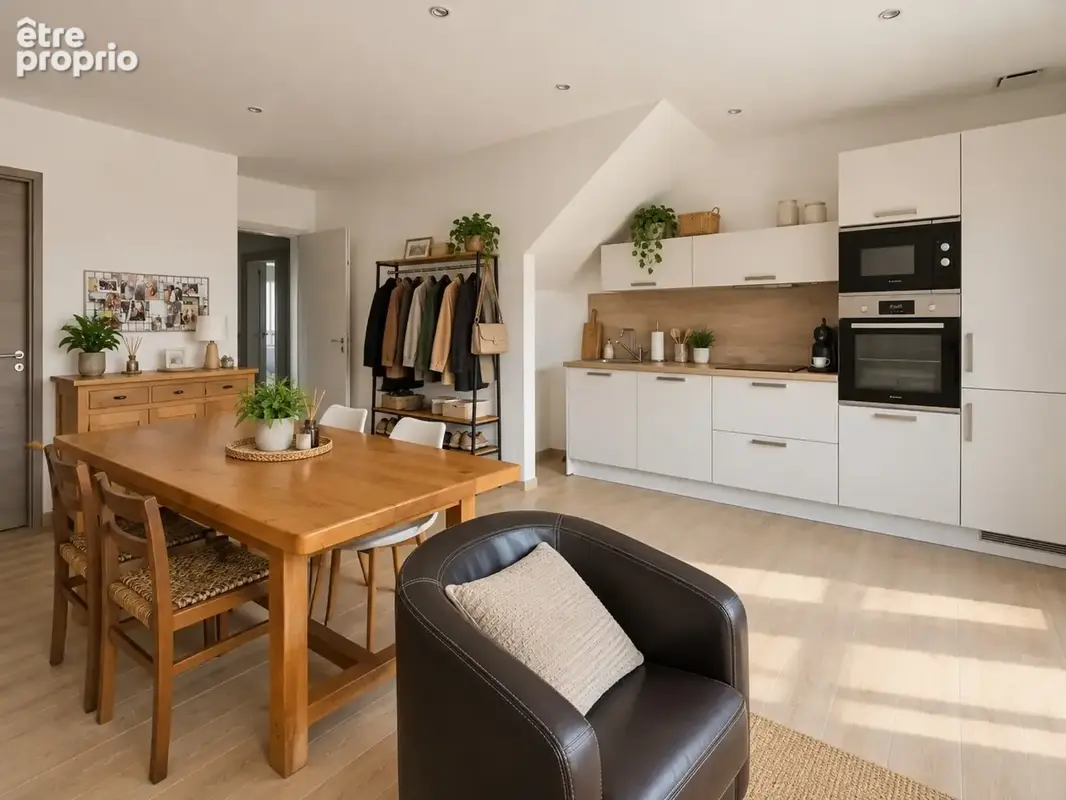 Propriete en centre de village 9 pieces 6 chambres patio interieur arbore garages - photo 17
