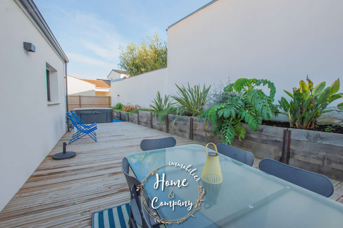 Maison à VAUX-SUR-MER