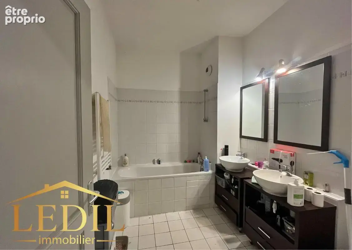 Appartement T4 de 104 m² dans un bâtiment chargé d’histoire - photo 5