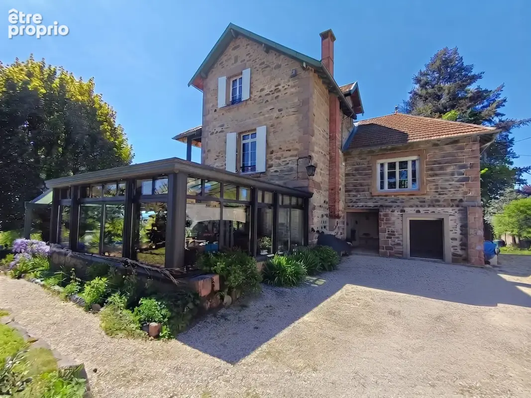 Maison 320 m² à Saint-Martin-En-Haut  - photo 3