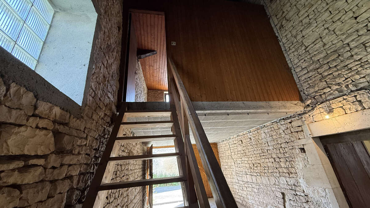 Maison à AUNAC