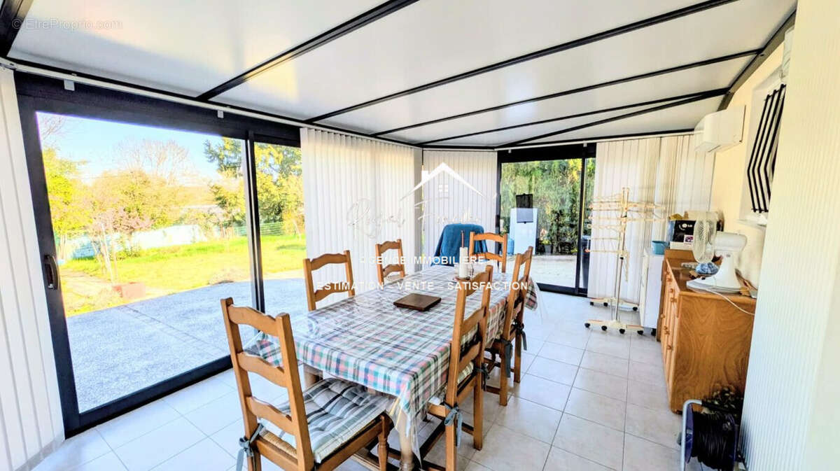 Veranda - Maison à PREUILLY-SUR-CLAISE