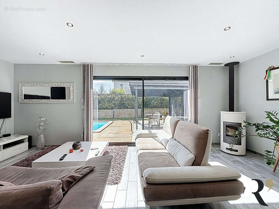 Maison à SAINTE-FOY-D&#039;AIGREFEUILLE