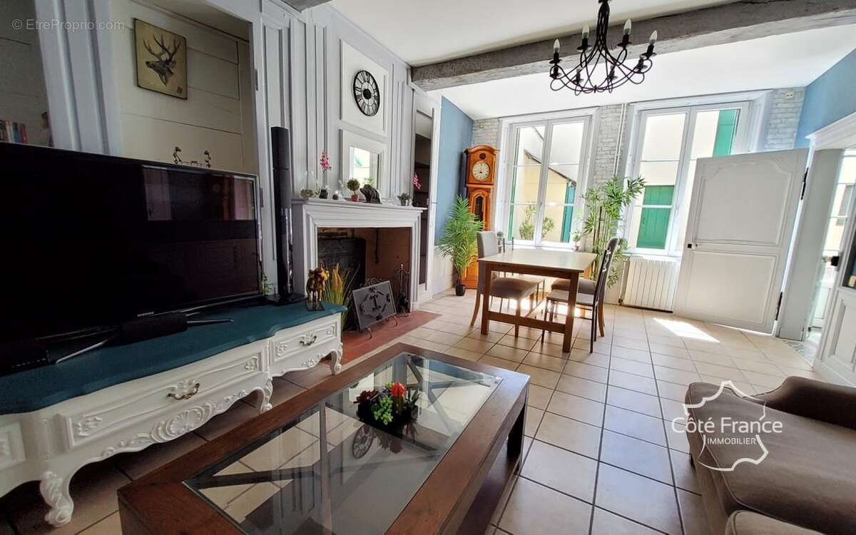 Maison à MONTHERME