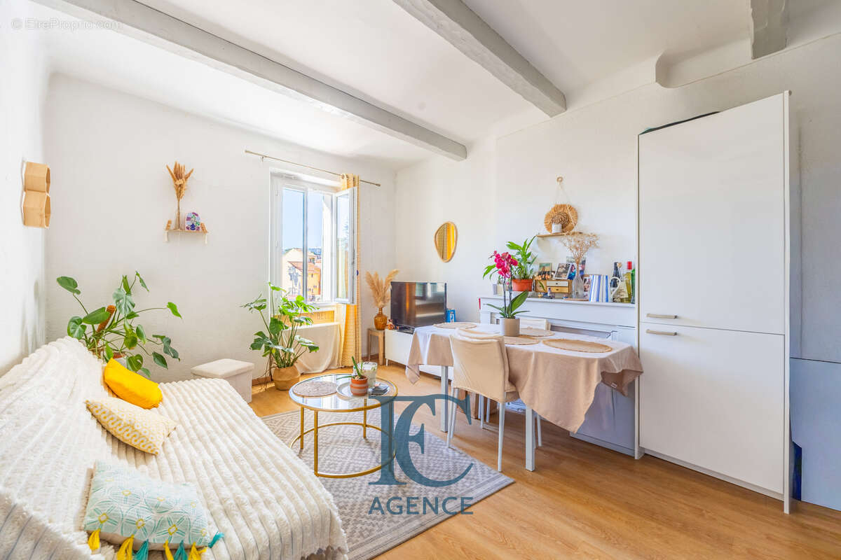 Appartement à SANARY-SUR-MER