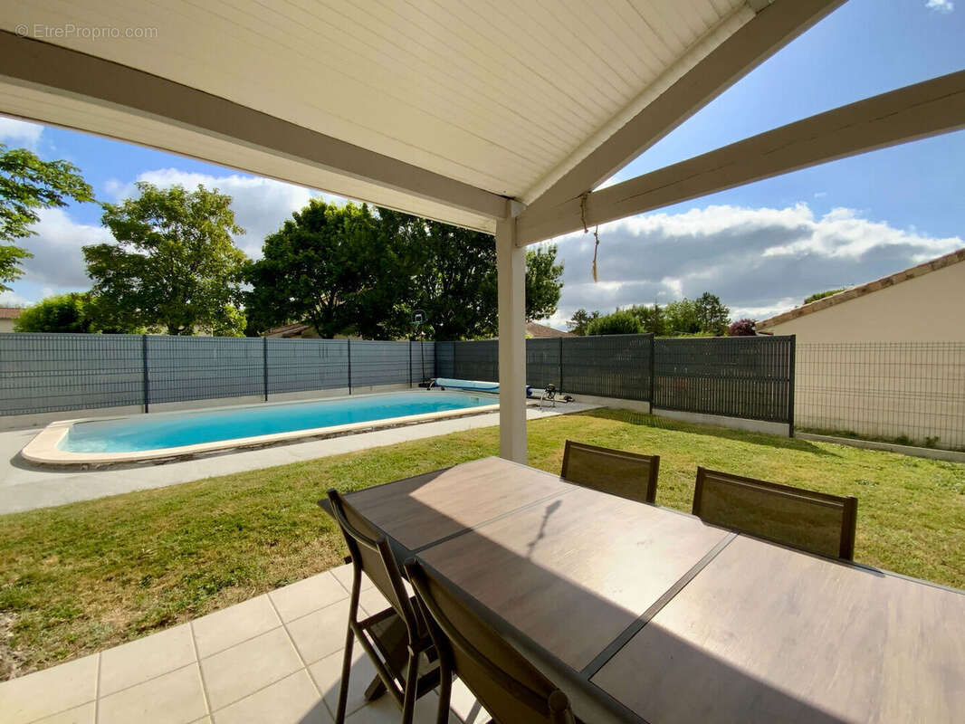 Maison à JARNAC-CHAMPAGNE