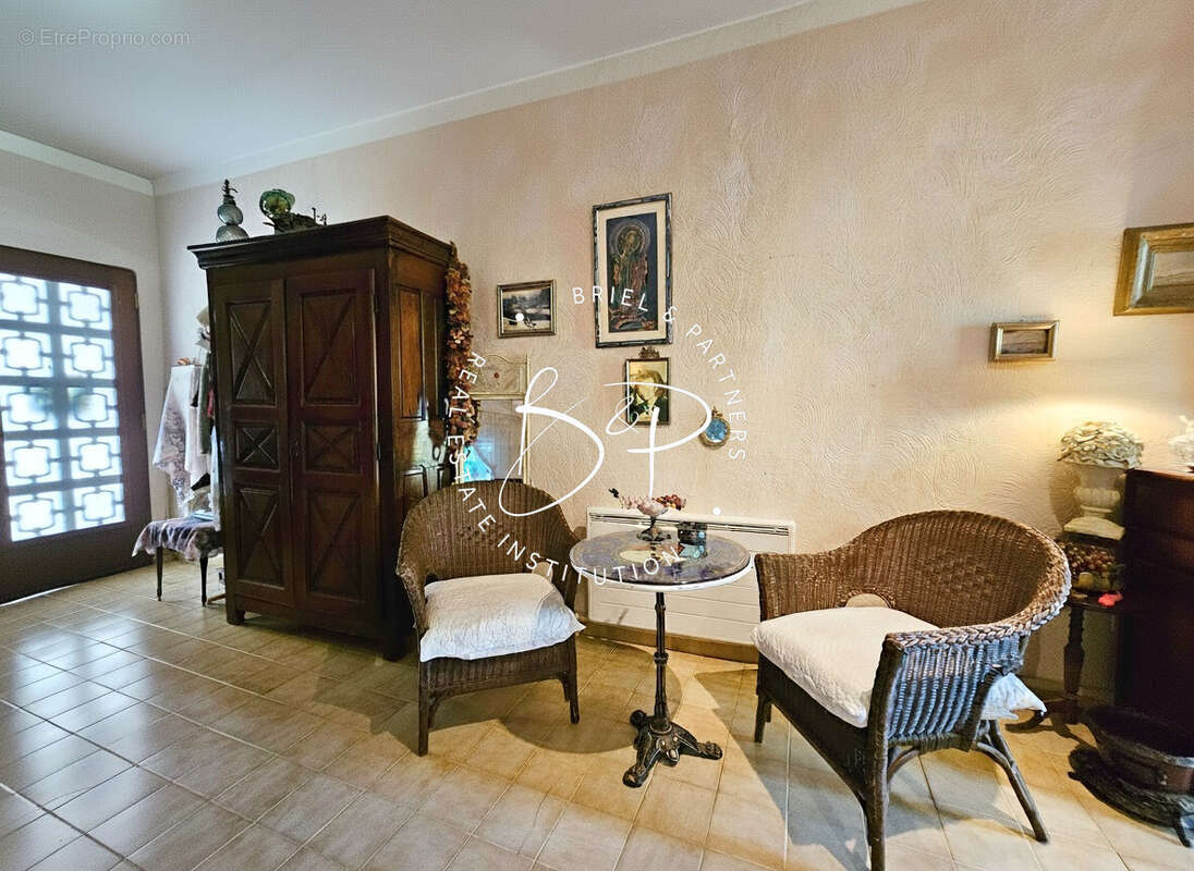 Appartement à LORGUES