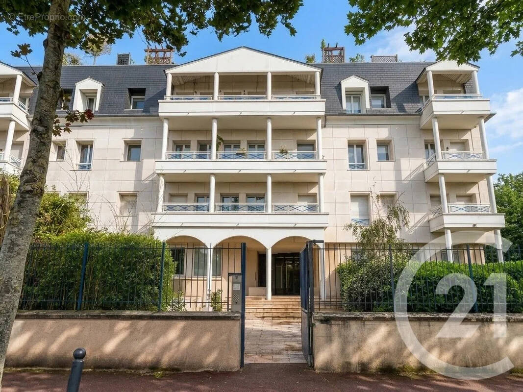 Appartement à SAINT-MAUR-DES-FOSSES