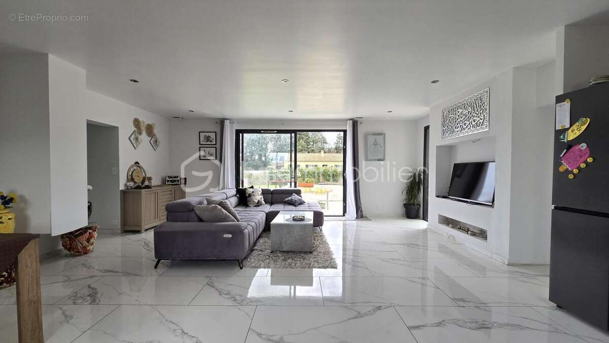 Maison à BAGNOLS-SUR-CEZE