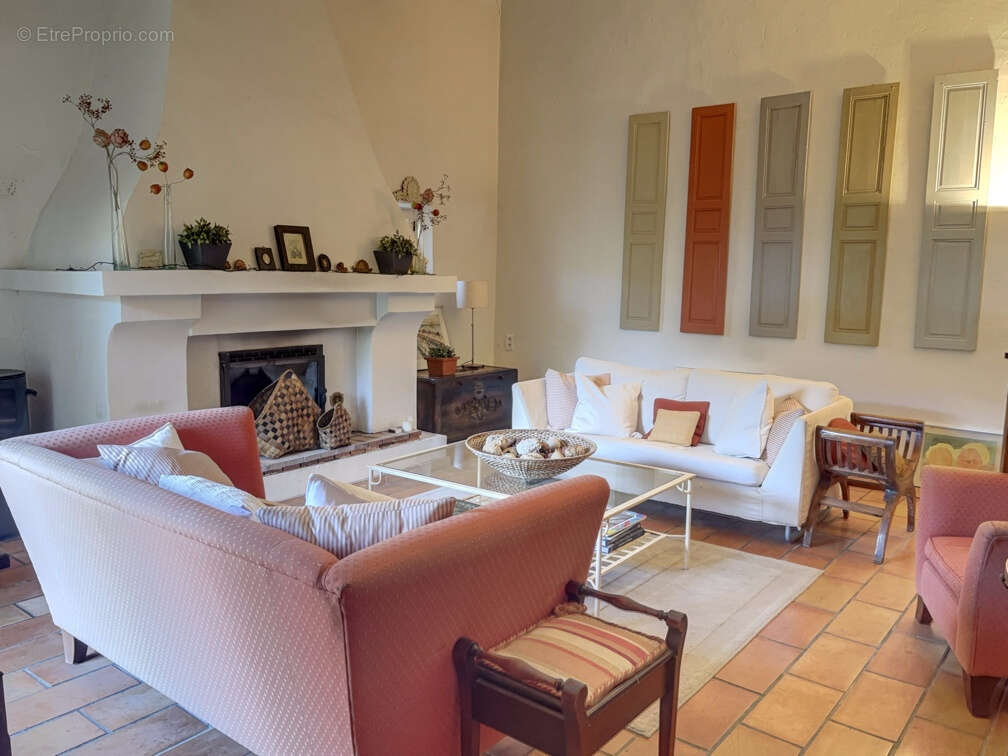 Maison à LA GARDE-FREINET