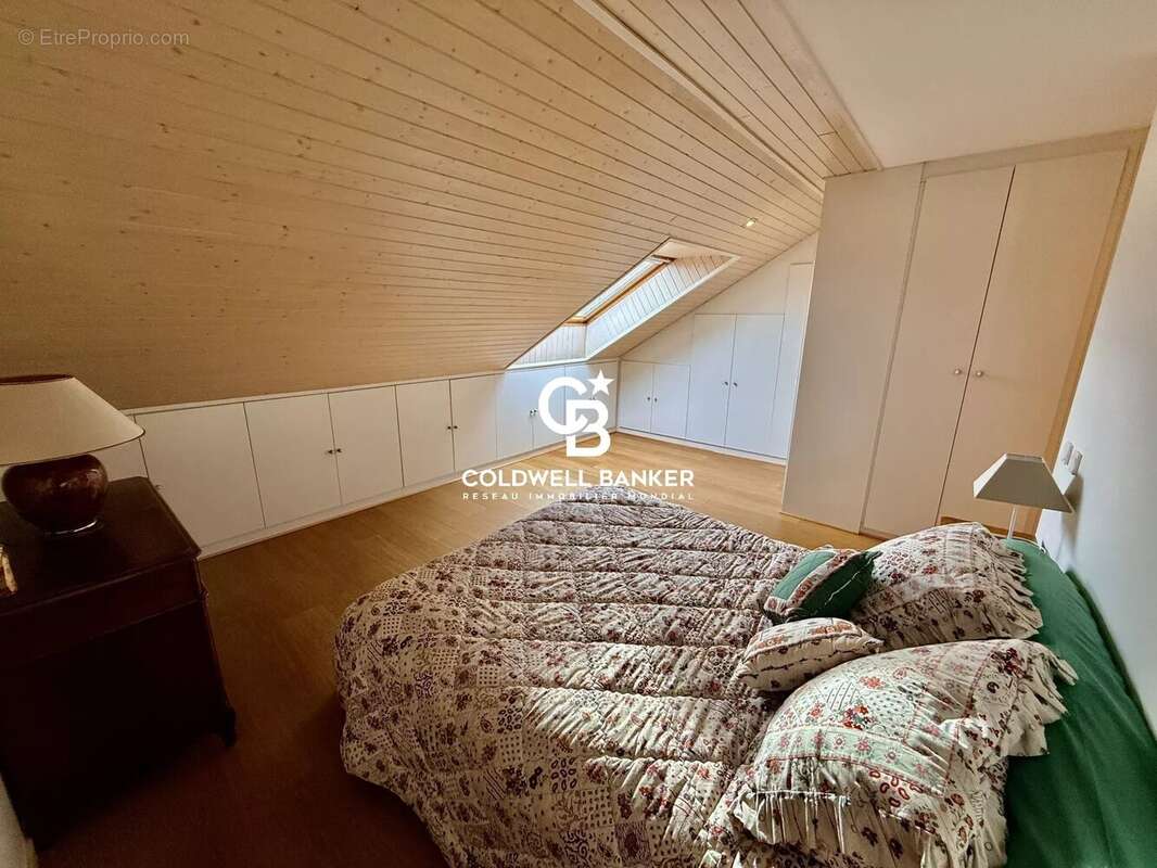 Magnifique attique en duplex dans une jolie copro d'Ambilly 74100 - photo 10
