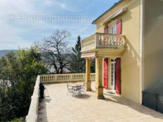Maison à SAINT-LAURENT-LES-TOURS