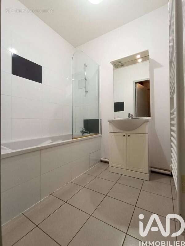 Photo 9 - Appartement à AVRILLE