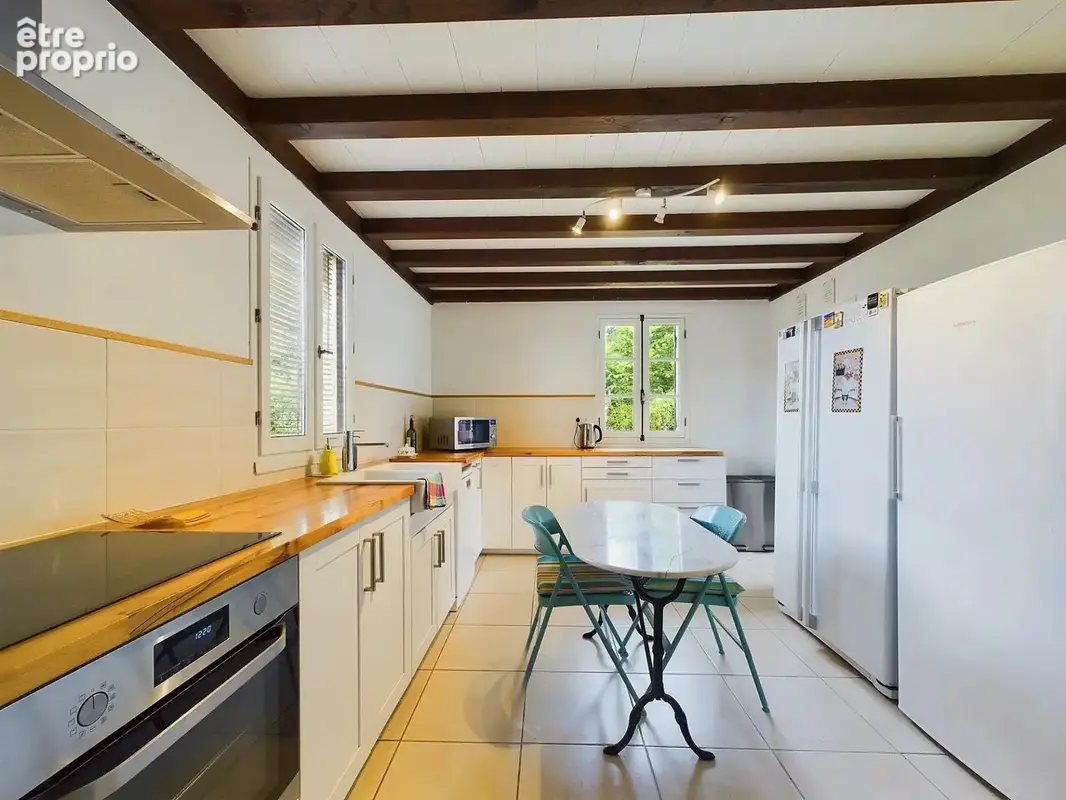 Propriété de 4 chambres avec maison d'amis, piscine, grange et vues panoramiques - photo 4