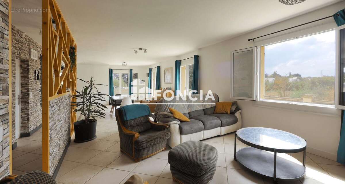 Maison à NEUVILLE-SUR-BRENNE