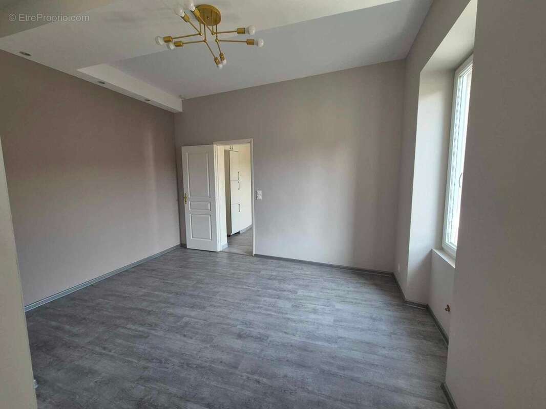   - Appartement à DRAGUIGNAN