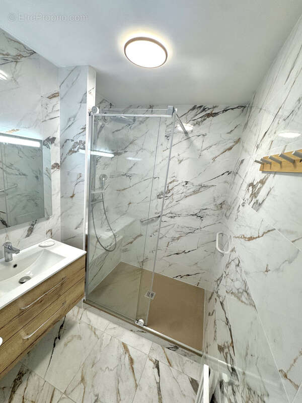 Appartement à MARSEILLE-5E