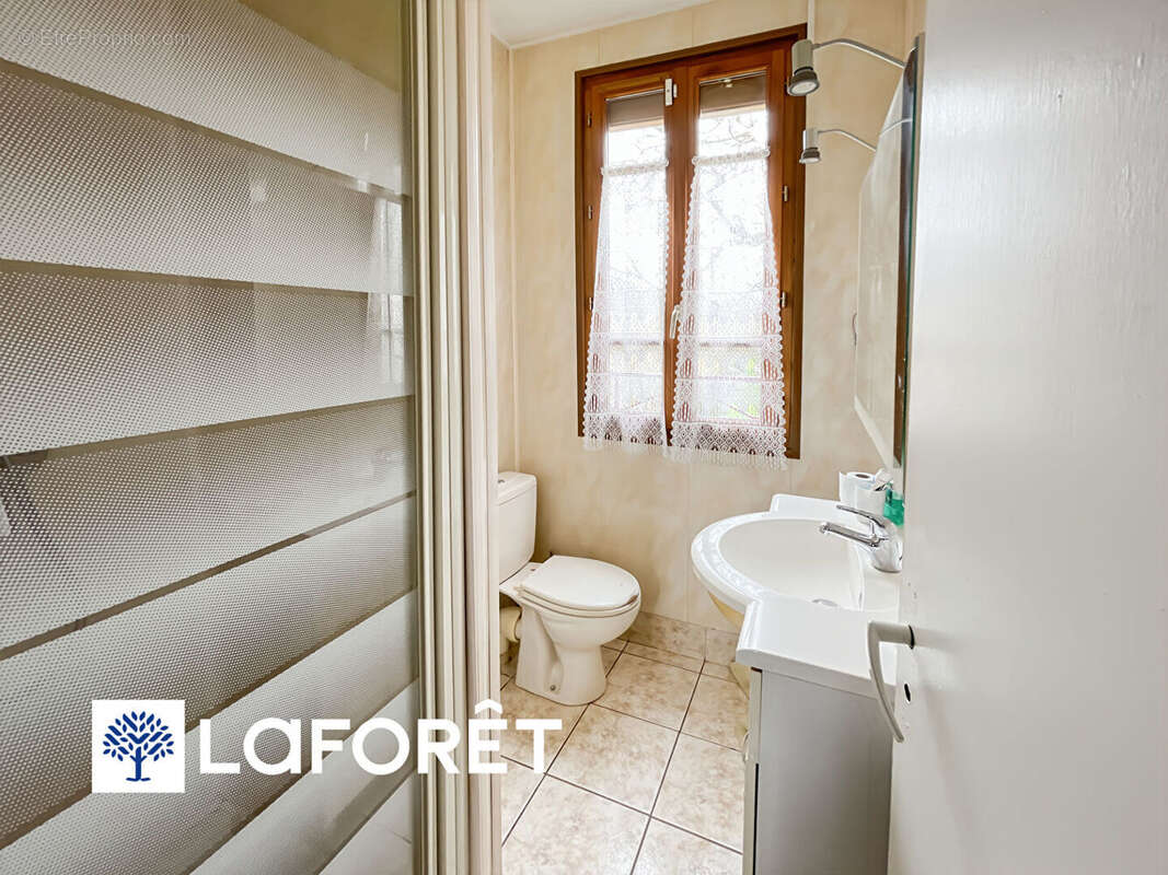 Maison à SAINTE-GENEVIEVE-DES-BOIS