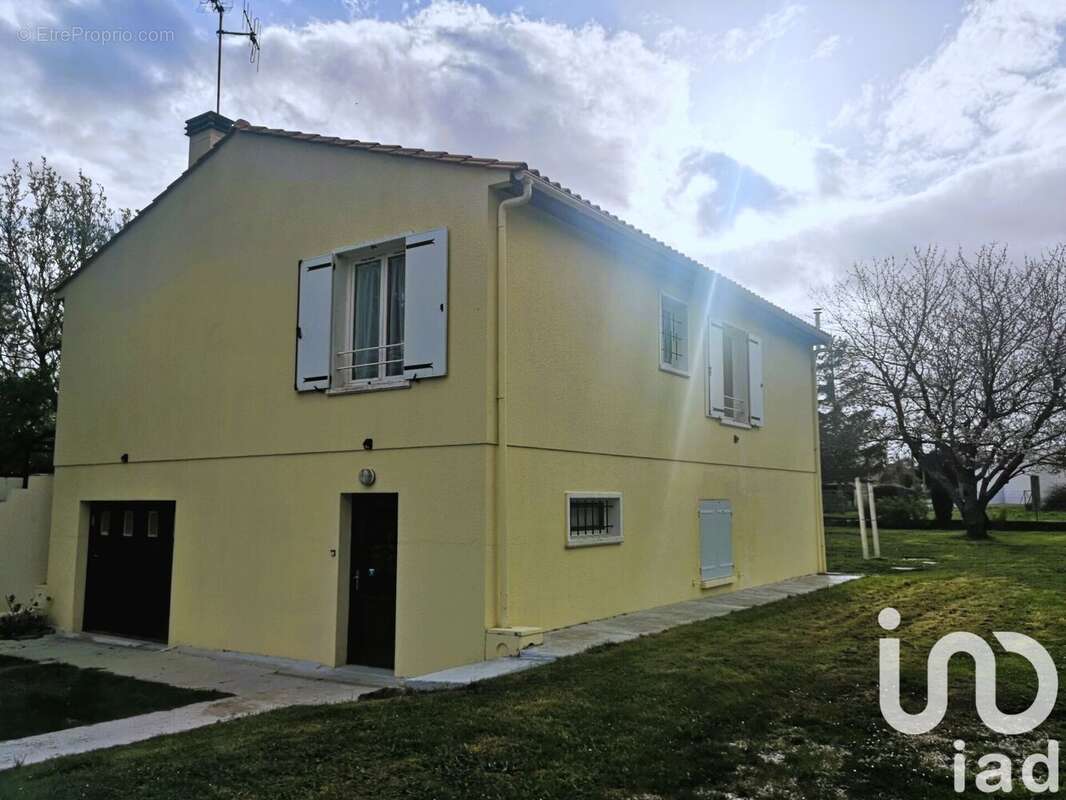 Maison 119 m² à Varzay  - photo 3